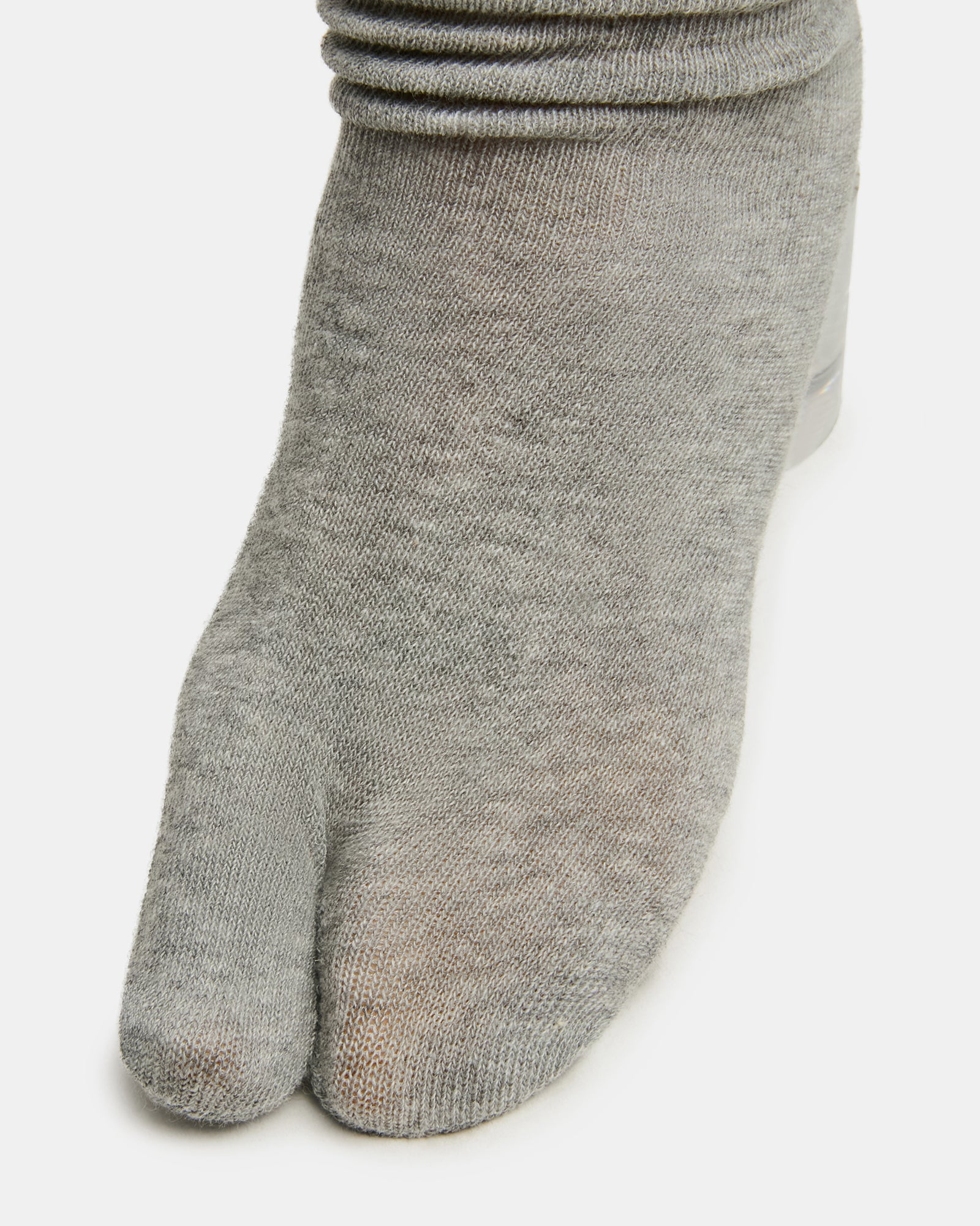 STEVEMADDEN_ACCESSORIES_L-CALI_GREY_02.jpg