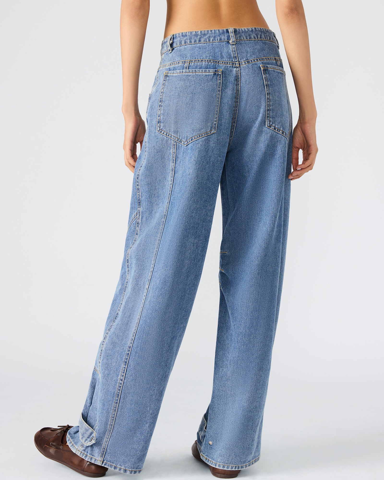STEVEMADDEN_APPAREL_BP303609_CHLOE-WASH_31353.jpg