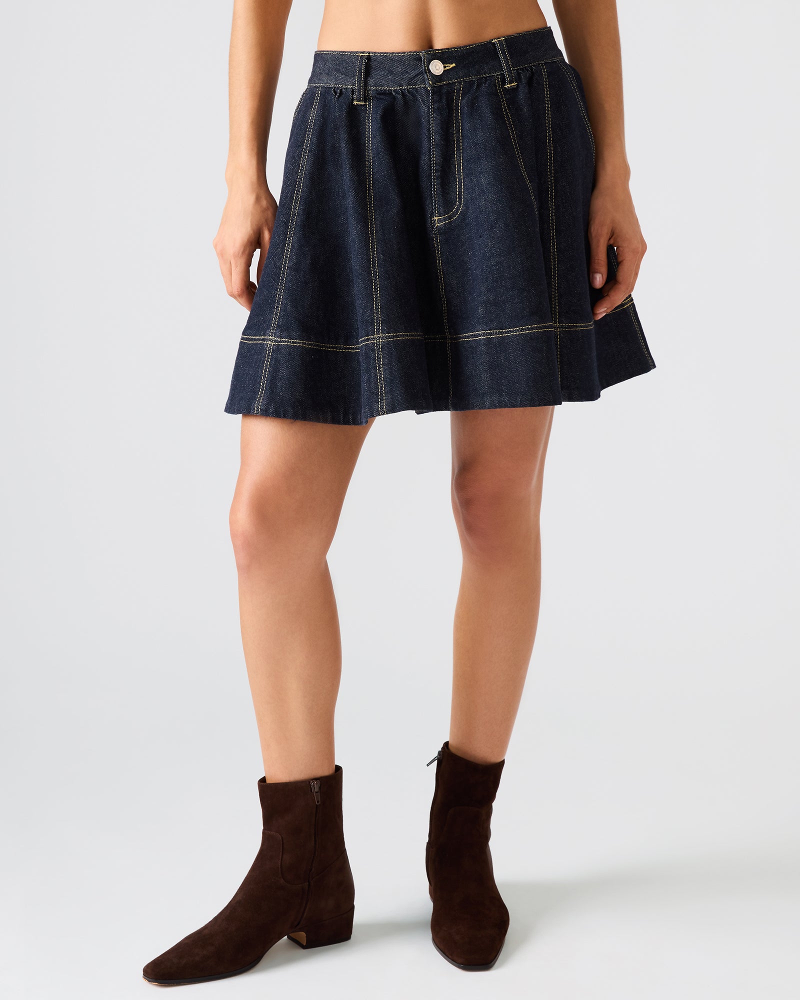 STEVEMADDEN_APPAREL_BP409446_INK_04.jpg
