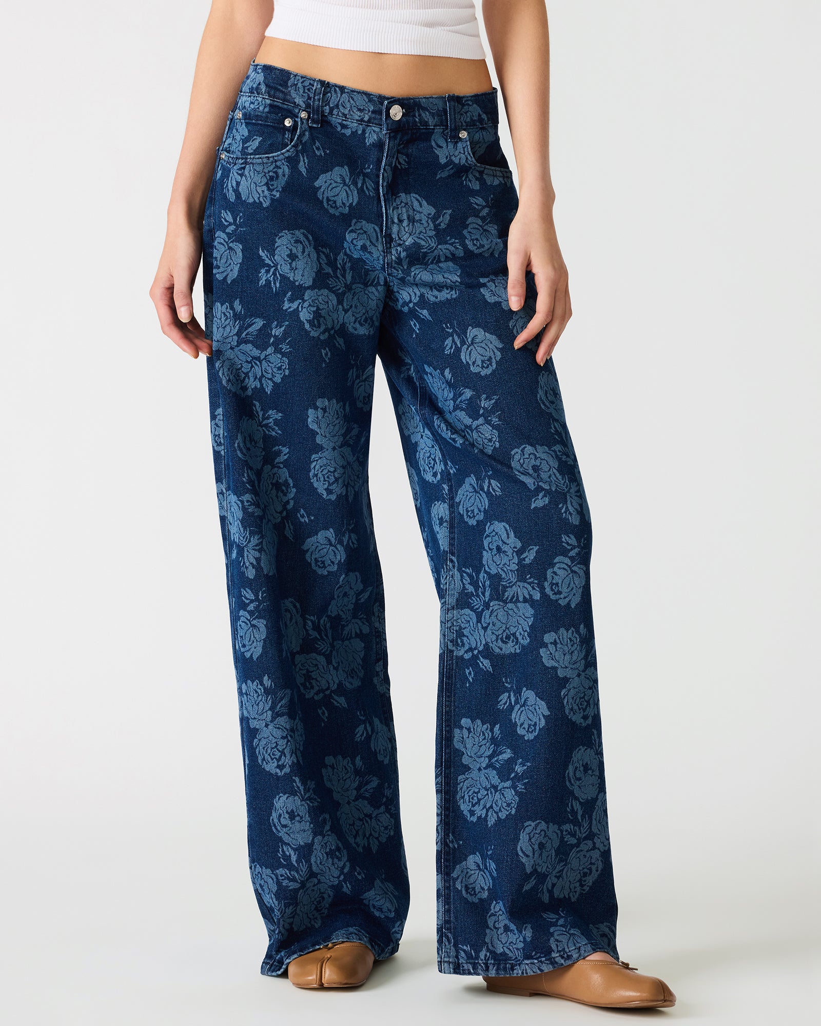 STEVEMADDEN_APPAREL_SA06137_ROSE-FROST_02_4642ea14-3eb5-42e6-b963-fb9b9cfbece9.jpg
