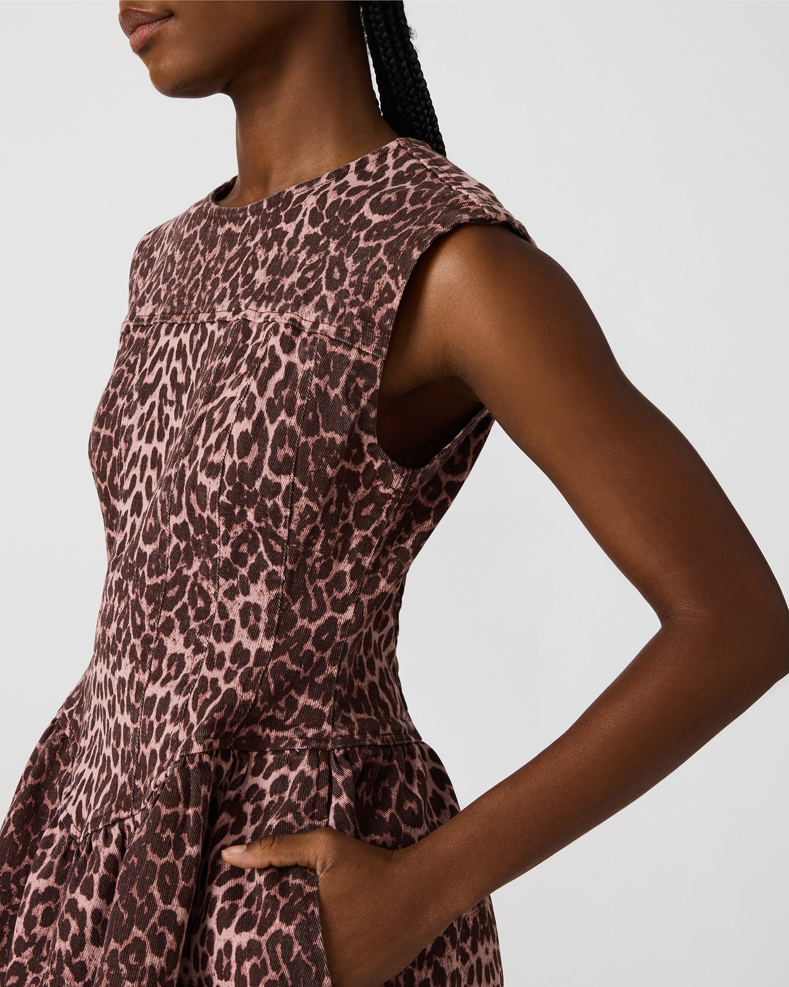 STEVEMADDEN_APPAREL_SA14275_HOT-SPOTS-PRINT_04_d516e981-23c7-4700-9ba9-ebea1455f6ca.jpg