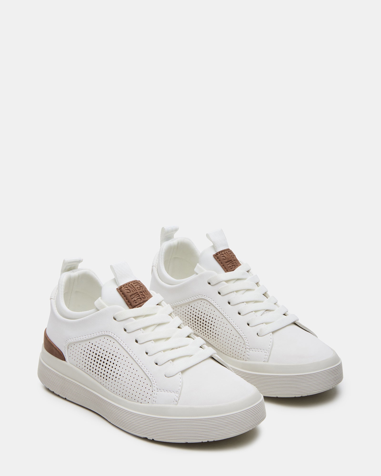 STEVEMADDEN_KIDS_BOASYS_WHITE_01.jpg