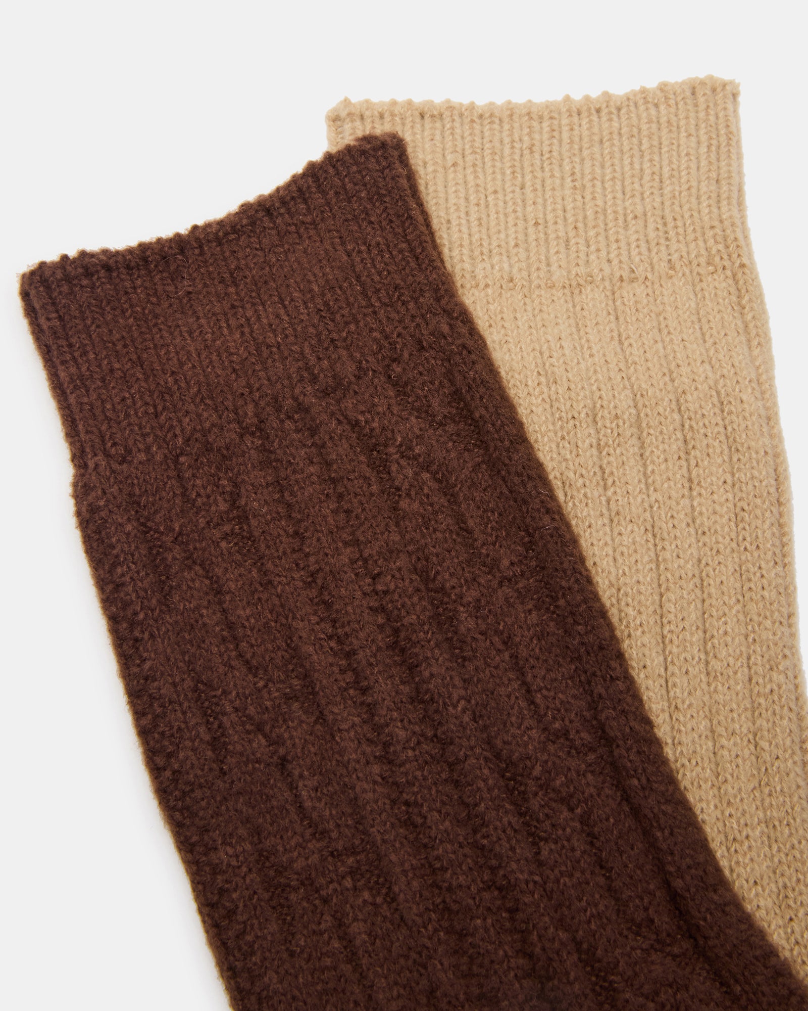 STEVEMADDEN_LEGWEAR_L-CABLE_BROWN_03.jpg