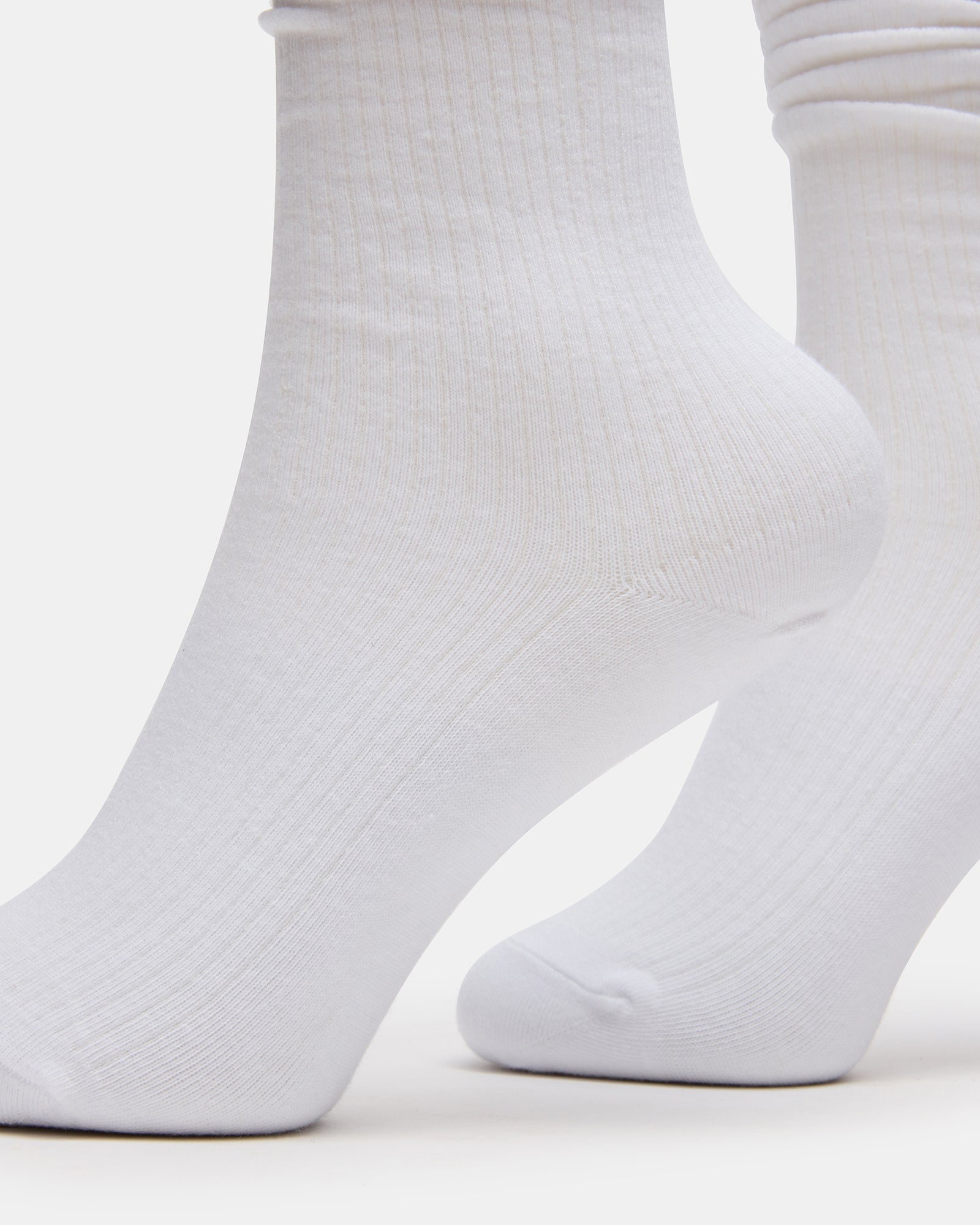 STEVEMADDEN_LEGWEAR_L-SLOUCHY_SLAC2116_WHITE_02.jpg