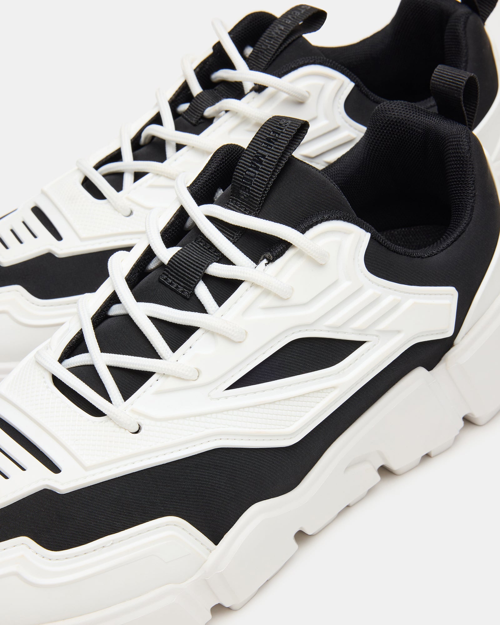 STEVEMADDEN_MENS_PACE_BLACK-WHITE_05.jpg