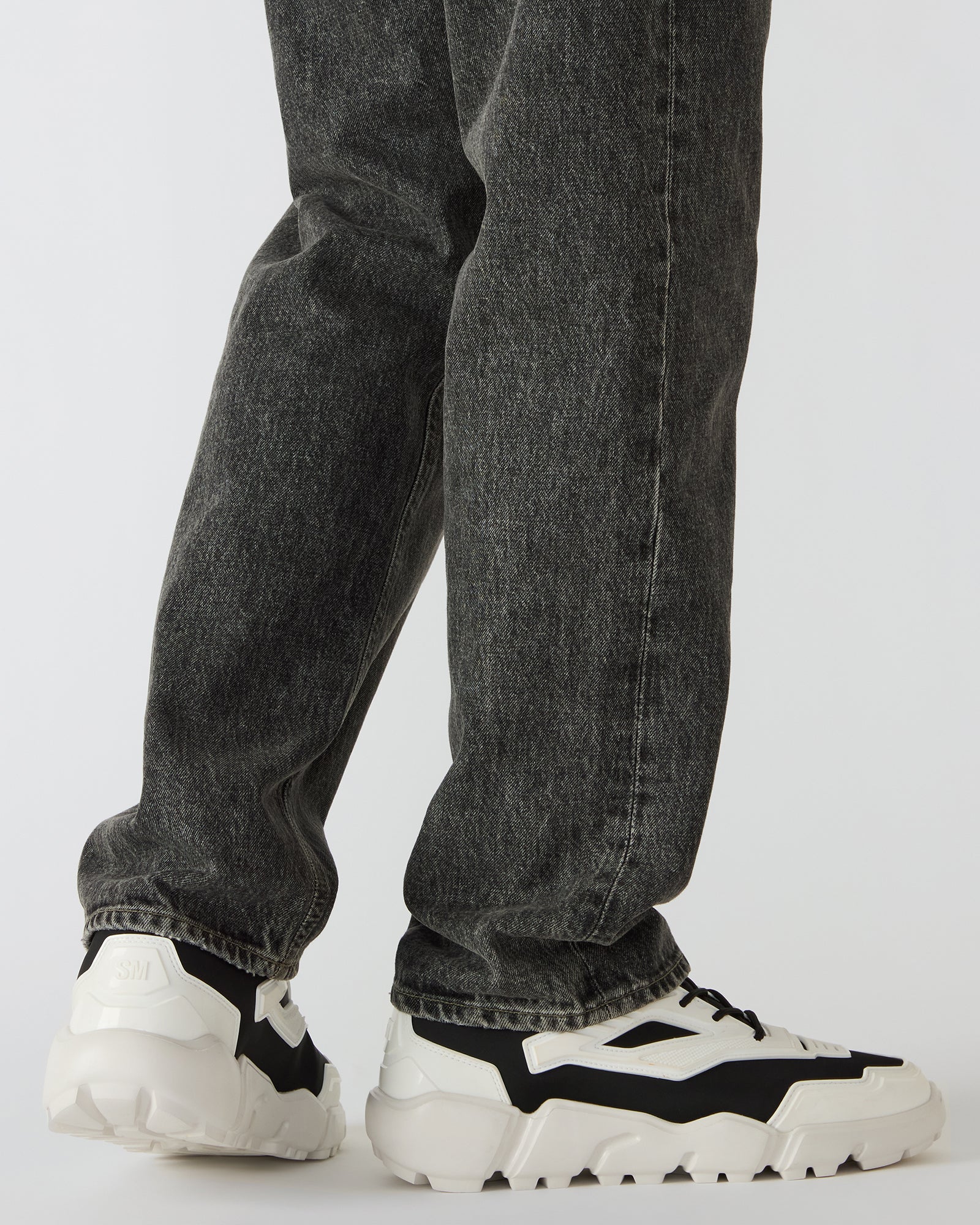STEVEMADDEN_MENS_PACE_BLACK-WHITE_4762.jpg