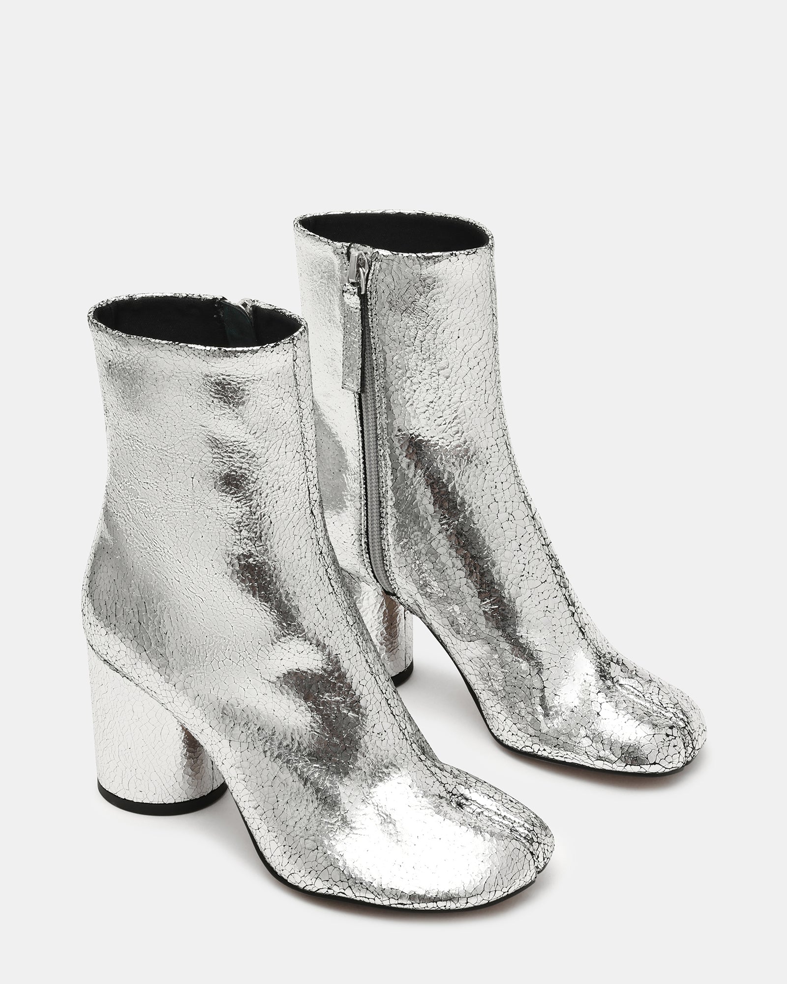 STEVEMADDEN_SHOES_CARO_SILVER-LEATHER02.jpg