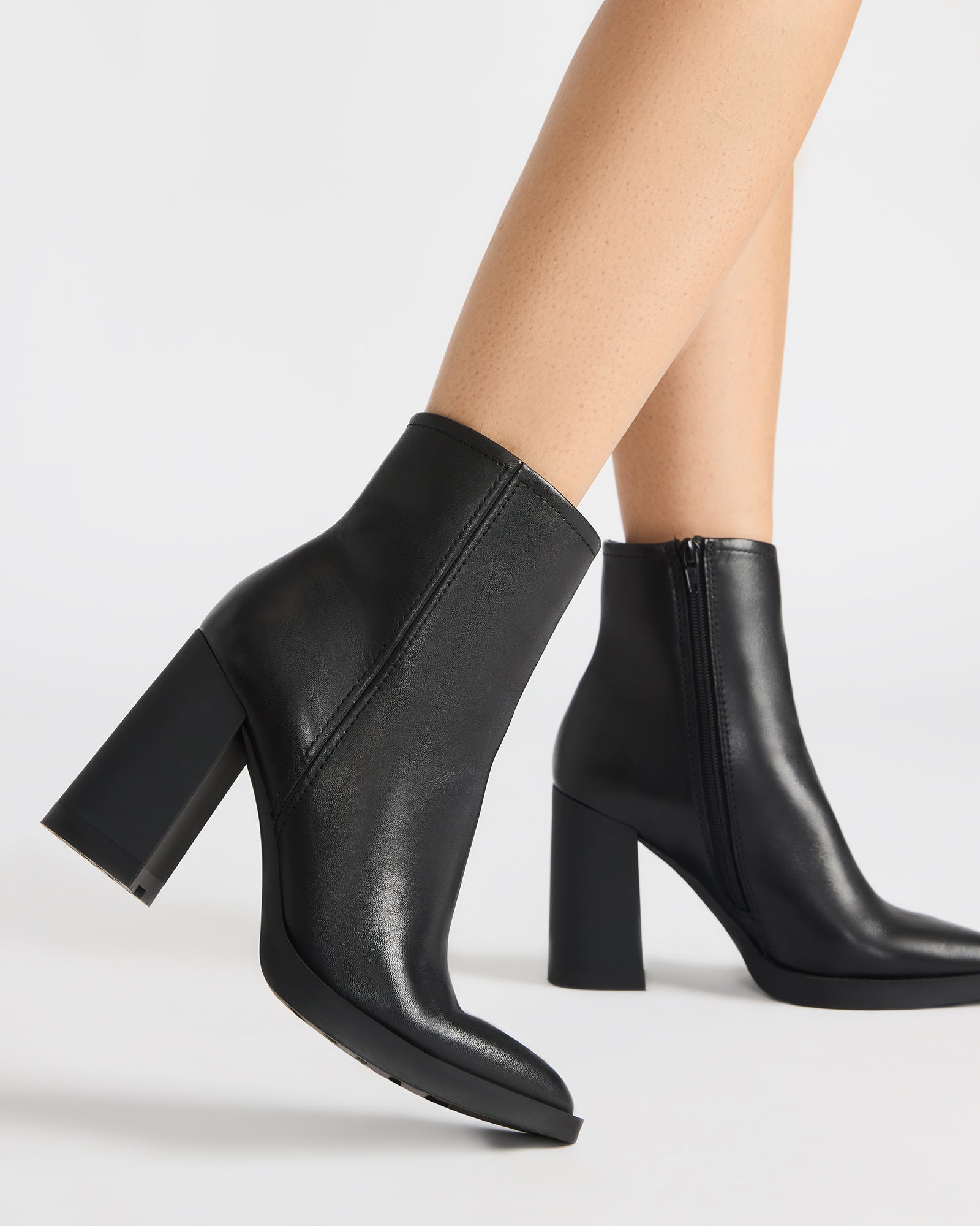 STEVEMADDEN_SHOES_HARDEN_BLACK-LEATHER_2600.jpg