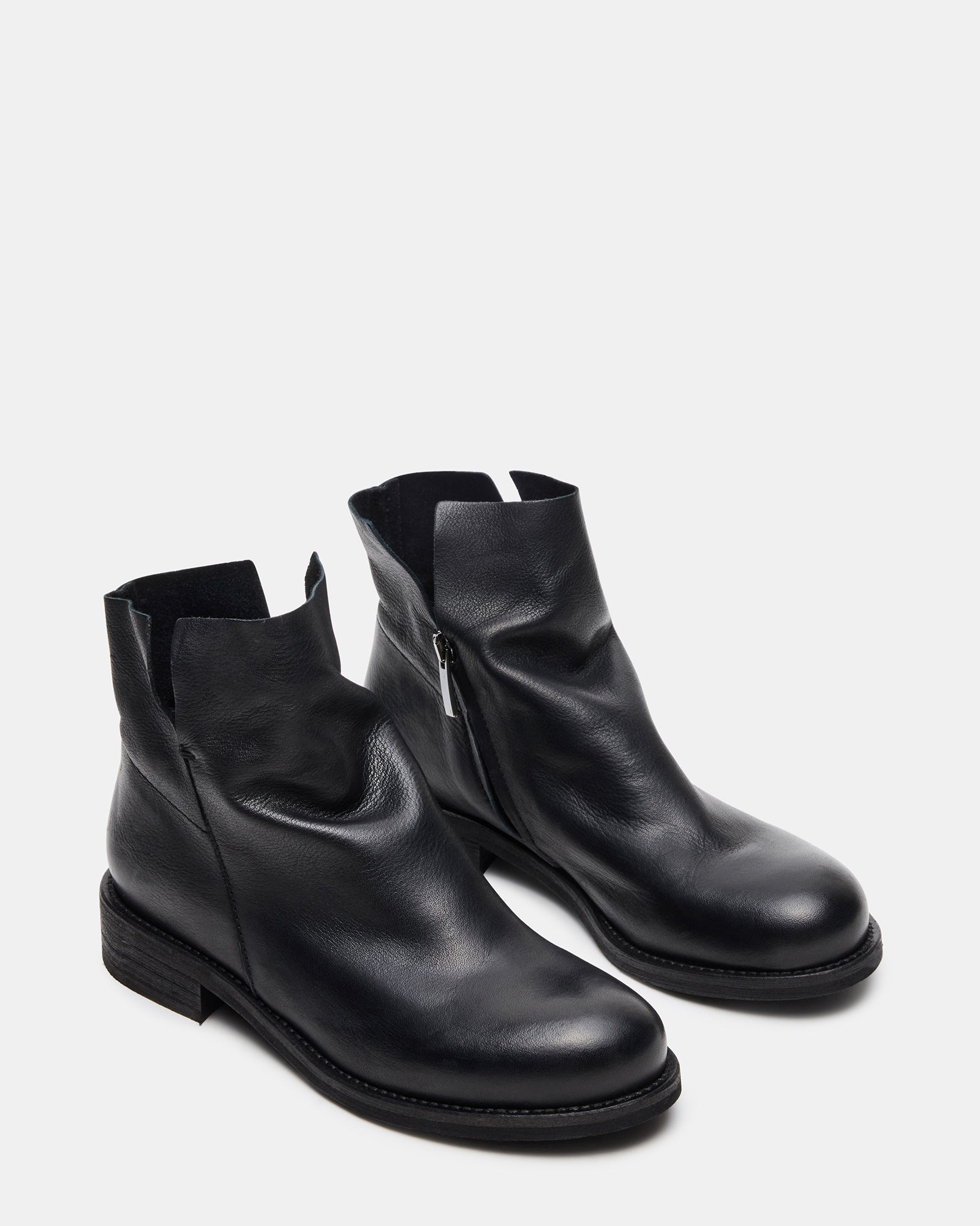 STEVEMADDEN_SHOES_HUGHIE_BLACK-LEATHER_02.jpg
