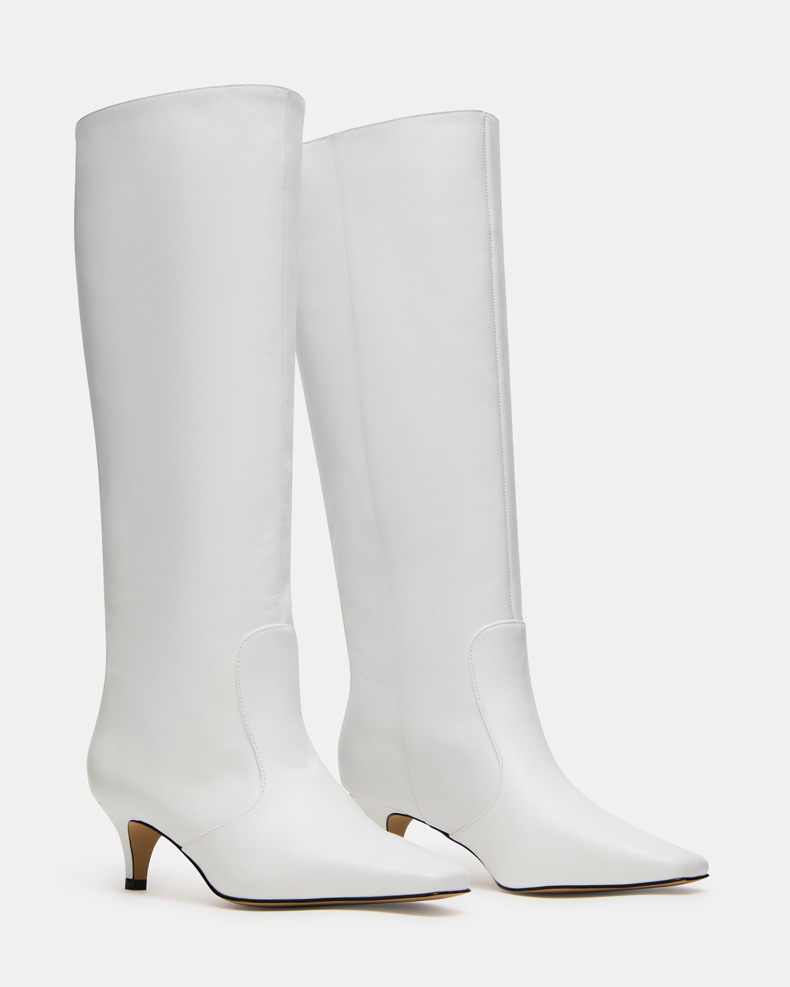 STEVEMADDEN_SHOES_LANDER_WHITE-LEATHER_01_129683e6-dce2-4e5b-a294-aa264c25b981.jpg