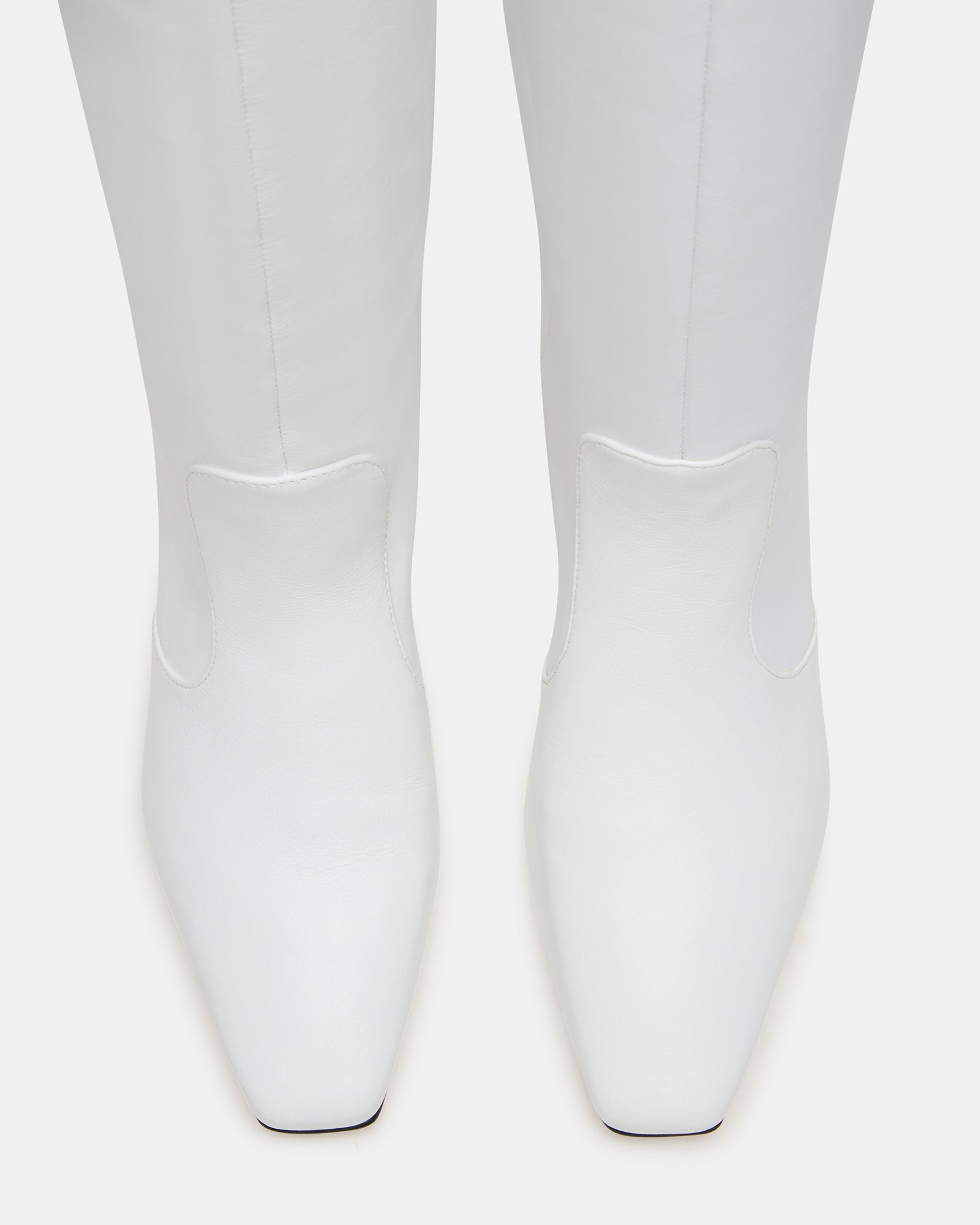 STEVEMADDEN_SHOES_LANDER_WHITE-LEATHER_03_2ec01539-d2c1-42db-a2fe-bf1554ef61bb.jpg