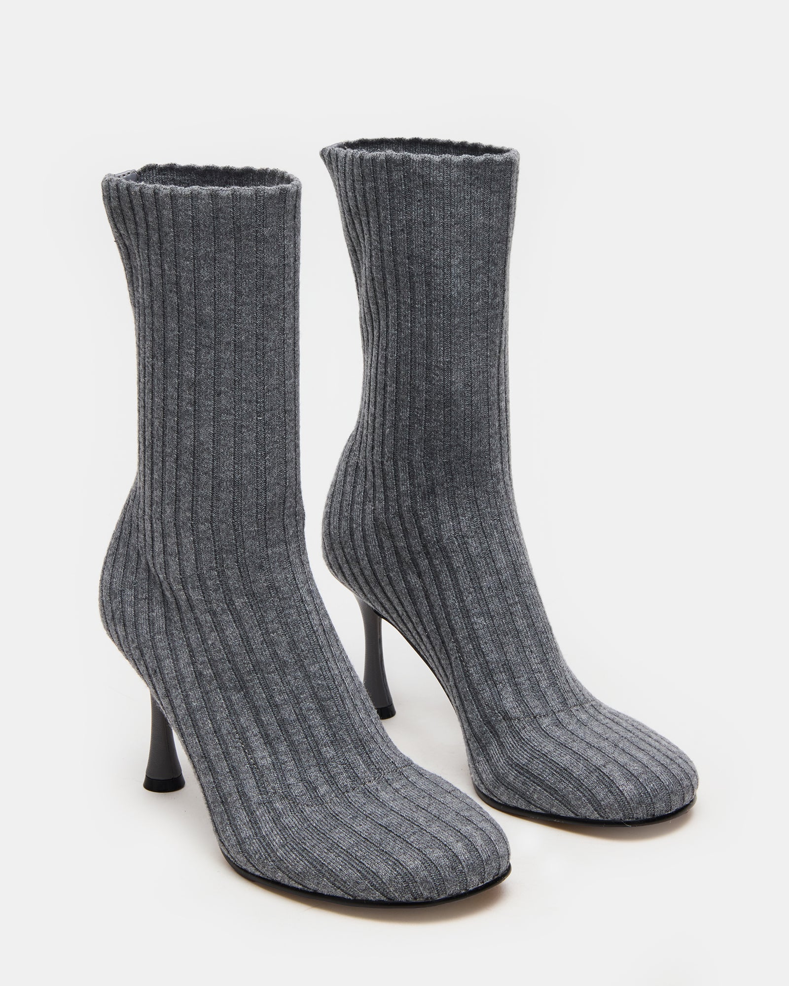 STEVEMADDEN_SHOES_LORENZA-K_GREY_01_95cfa5e2-75b0-4f7c-aecc-f63c03e33529.jpg