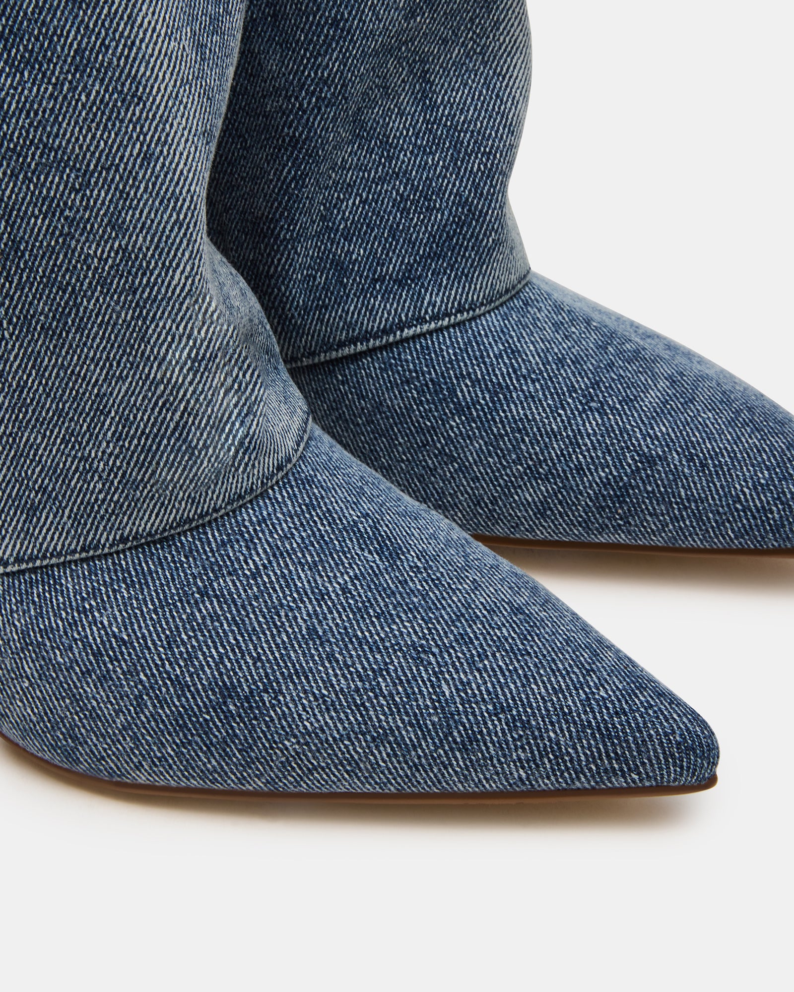 STEVEMADDEN_SHOES_LUCA-D_DENIM-FABRIC_04.jpg