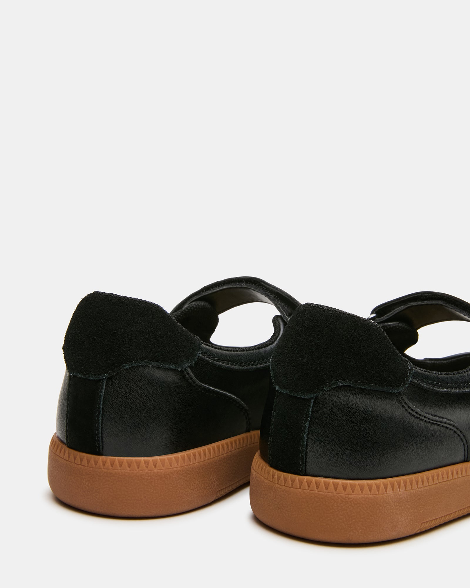 STEVEMADDEN_SHOES_MOVEMENT_BLACK_05.jpg