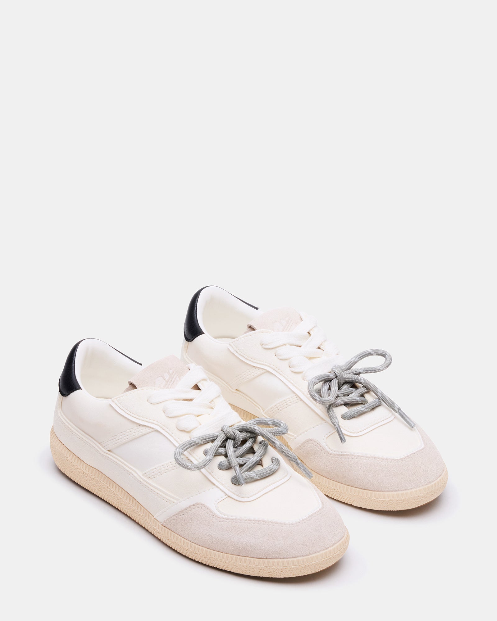 STEVEMADDEN_SHOES_SPORTY_WHITE_02_41d92d13-58cc-4041-b5a6-cd68e8fd1d58.jpg